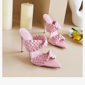 NIB VIVIANLY BRAIDED POINTED TOE SANDALS